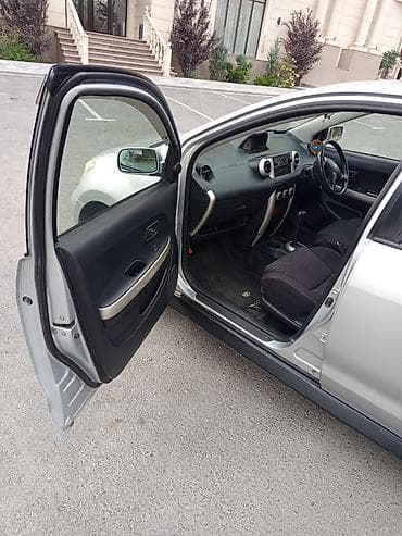 bcd com: Toyota Ist: 2002 г., 1.3 л, Автомат, Бензин, Хэтчбэк — 10