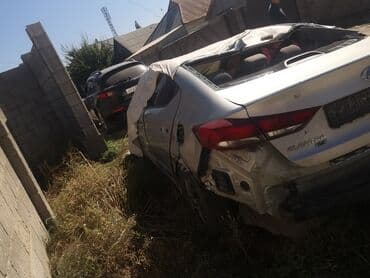 авто аварийных: Hyundai Elantra: 2017 г., 2 л, Автомат, Бензин, Седан — 3