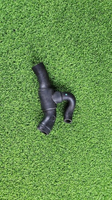 блок предохранителей: Патрубок Е38 v8. Год 2 1998 г 1 704 938 В отличном состоянии — 1