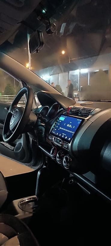 audi tt: Honda Jazz: 2005 г., 1.4 л, Автомат, Бензин, Хэтчбэк — 2