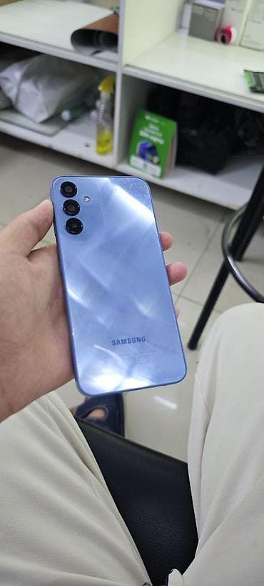 чехол на самсунг а52: Samsung Galaxy A15, Б/у, 128 ГБ, цвет - Голубой — 1
