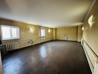 долгосрочная аренда дома: 700 м², 11 комнат, Забор, огорожен, Бассейн, Парковка — 9