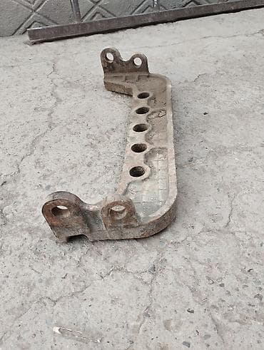 Кронштейн/переходная плита из литого металла для узлов с фланцевым at lalafo.kg Кронштейн/переходная плита из литого металла для узлов с фланцевым