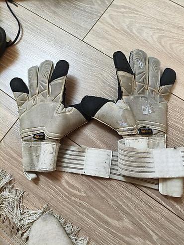 Вратарские перчатки с удлинёнными эластичными ремнями на липучках