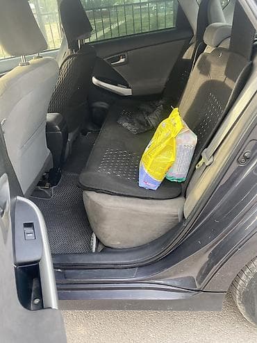 outback 2016: Toyota Prius: 2016 г., 1.8 л, Типтроник, Гибрид, Хэтчбэк — 5