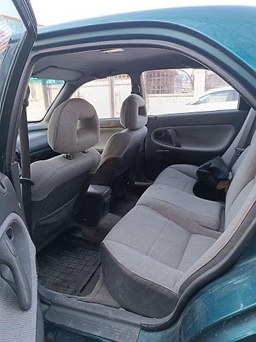 стекло багажника: Mazda 626: 1993 г., 1.8 л, Ручные, Бензин, Седан — 5