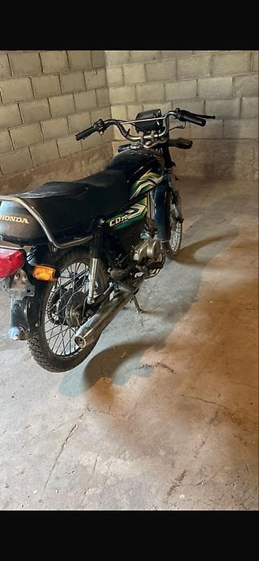 скутер ош: Honda CD70 (карбюраторная версия), классический городской мопед — 2