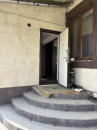 улица белорусская: Продаётся одноэтажный частный дом с ограждённым участком. Дом — 8