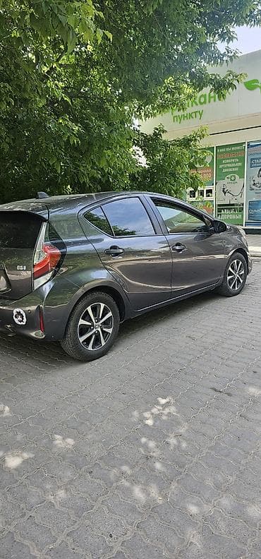 kia 5: Toyota Prius C: 2018 г., 1.5 л, Вариатор, Гибрид, Хэтчбэк — 9