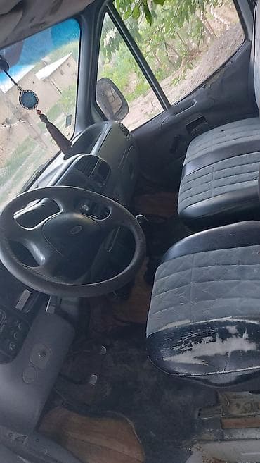 Транспорт: Продается малотоннажный бортовой грузовик Ford Transit (кабина с — 4
