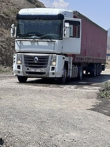 Тягач, Renault, 2010 г., Тентованный — 1