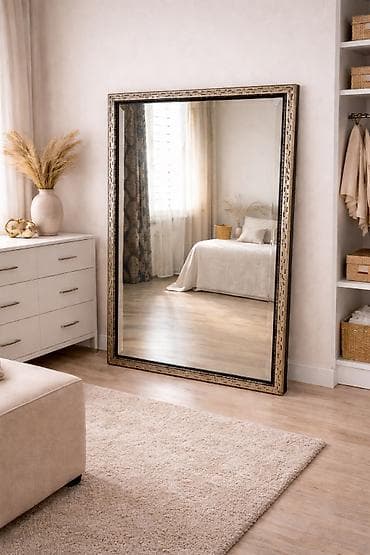 Элегантное настенное зеркало в декоративной раме (86×120 см) Стильное