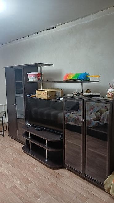 тв стенка: Стенка-шкаф, Тип стенки-шкафа: Модульная, Для зала, Особенности: С отделением под телевизор — 1