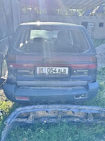 2 8: Mitsubishi Space Wagon (поколение N30, 1990‑е) — на разбор по — 3