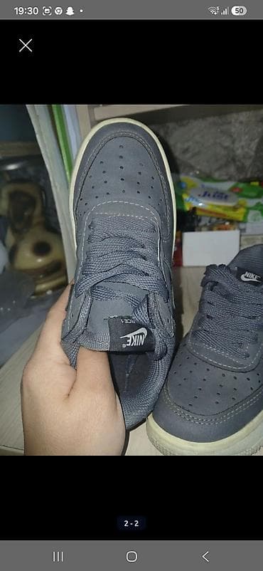 Детская обувь: Обувь на мальчика.
вторая пара обуви -32 размер 
каждая :500 сом — 5