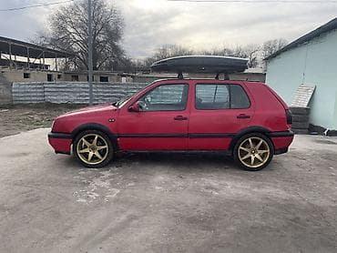Volkswagen Golf: 1992 г., 2 л, Механика, Бензин, Хэтчбэк
