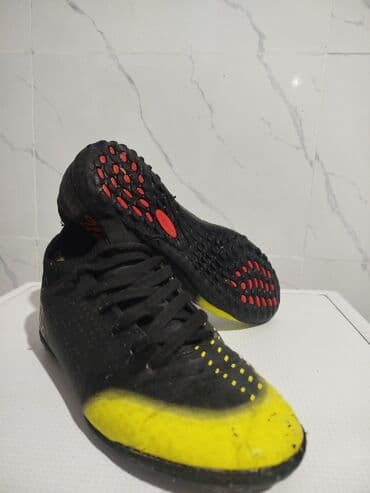 Футбольные/футзальные бутсы для игры в зале или на искусственном