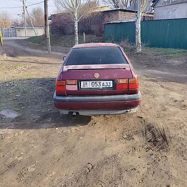 Volkswagen Vento: 1993 г., 1.8 л, Механика, Газ, Седан at lalafo.kg Volkswagen Vento: 1993 г., 1.8 л, Механика, Газ, Седан