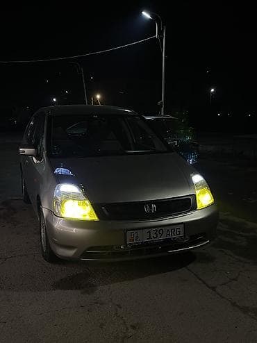 step vagon: Honda Stream: 2002 г., 2 л, Автомат, Бензин, Минивэн — 7