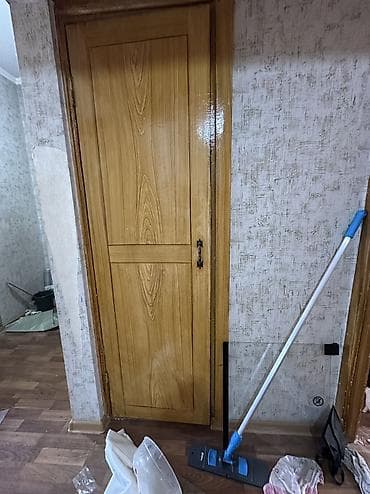 Межкомнатная дверь, Б/у, Глухие, Одностворчатая, Деревянная, цвет - Коричневый