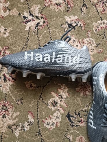 мяч для художественной: Футбольные бутсы с шипами для игры на натуральном газоне — 3