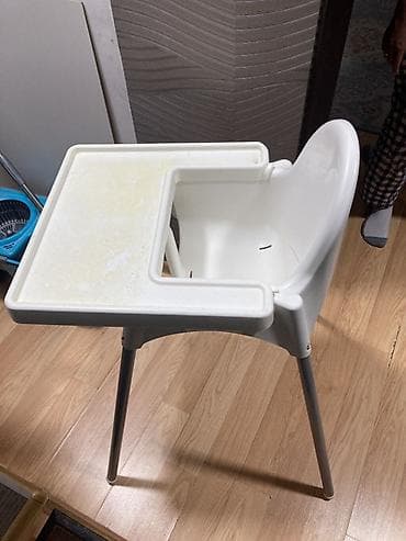 Детский стульчик IKEA для кормления б/у. Пластиковый, ножки
