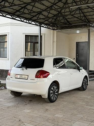 тойота кулигер: Toyota Auris: 2008 г., 1.4 л, Механика, Бензин, Хэтчбэк — 2