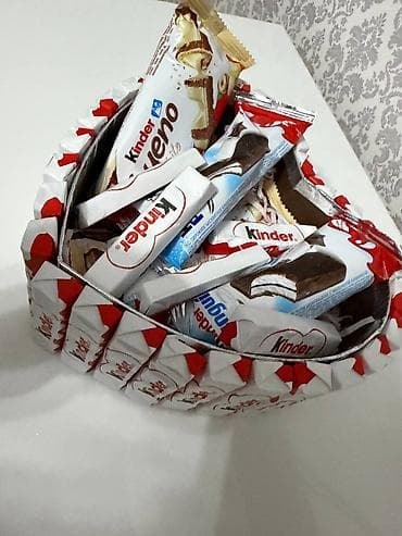 Дом и сад: Подарочная композиция из сладостей Kinder в форме сердца Идеально для — 2