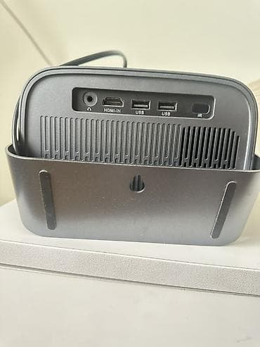 8 plus: Компактный мультимедийный проектор Новый,с покупки только один раз — 2