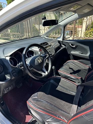 lada 2101: Honda Jazz: 2009 г., Бензин, Хэтчбэк — 6
