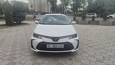 Toyota Corolla: 2021 г., 1.8 л, Вариатор, Гибрид, Седан — 2
