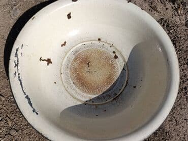 пустые канистры: Тазы СССР Алюминий - 1600 сом Латунь - 2500 сом Эмаль большой - 350 — 13