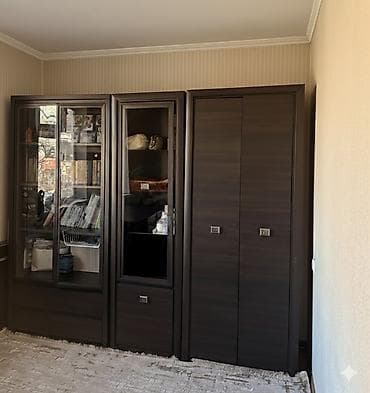 Стулья, табуретки: Гарнитур для зала, Б/у, Шкаф, ДСП, Самовывоз, цвет - Коричневый — 1