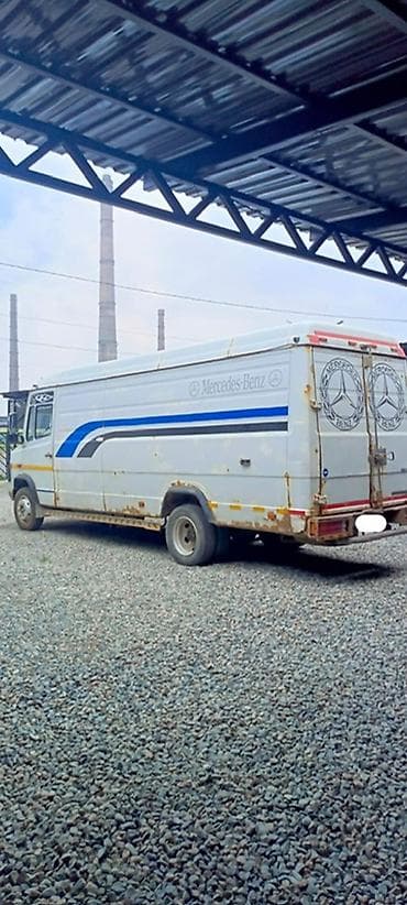 из дубая: Грузовик, Mercedes-Benz, Дубль, 5 т — 2
