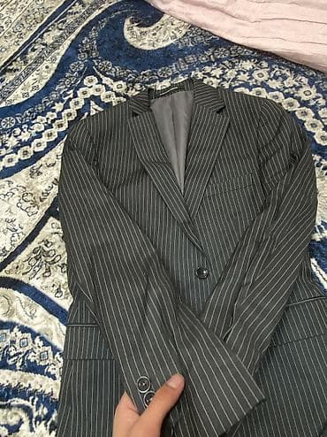 пиджа: Продаётся костюм (пиджак и брюки и жилет ). Надевали только 1 раз на — 7
