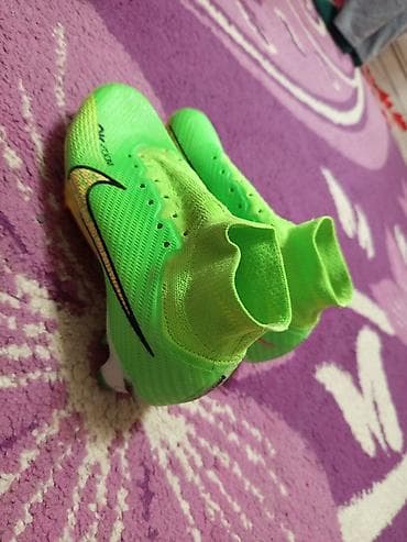 фудбольные красовки: Футбольные бутсы с носком (высокий воротник) для игры на натуральном — 1