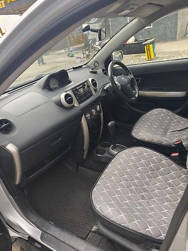 продаю кио рио: Toyota Ist: 2003 г., 1.3 л, Автомат, Бензин, Хэтчбэк — 7