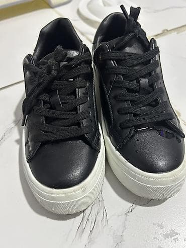 Кроссовки, 36, Lacoste, Б/у, цвет - Черный