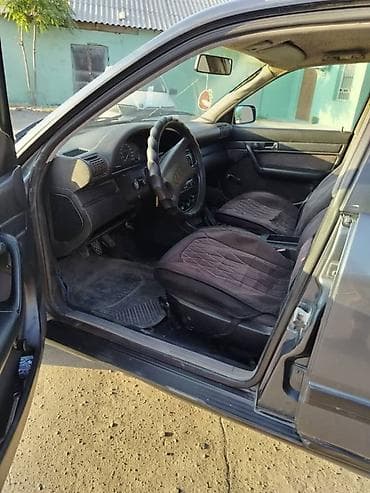 Продажа авто: Audi S4: 1991 г., 2 л, Механика, Бензин, Седан — 5
