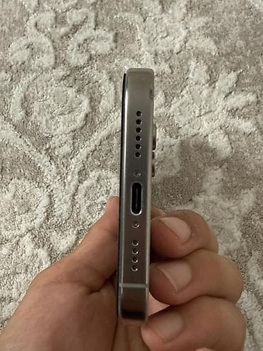 airpods max 1: IPhone 16 Pro Max, Б/у, 256 ГБ, Natural Titanium, Защитное стекло, 93 % — 6