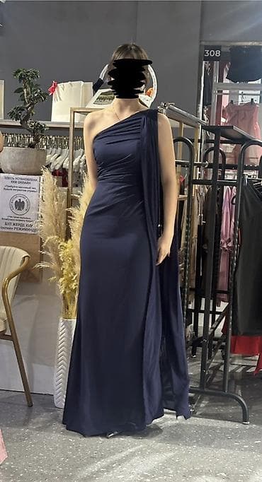 бюстгальтер с открытой спиной: Вечернее платье в пол, темно-синего цвета. - Силуэт: прилегающий — 2