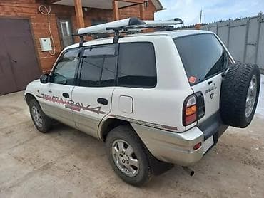 b class: Toyota RAV4: 1996 г., 2 л, Автомат, Бензин, Кроссовер — 2