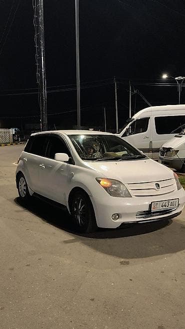 Toyota Ist: 2002 г., 1.3 л, Автомат, Бензин, Хэтчбэк
