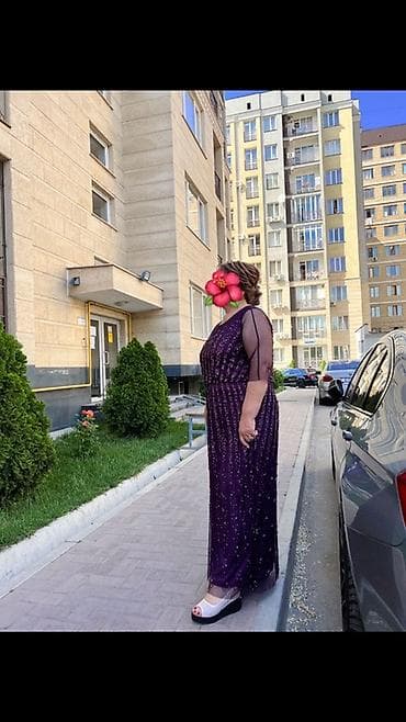 полу класика: Вечернее платье в пол, насыщенного фиолетового цвета. - Силуэт — 3