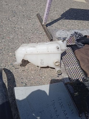 70 сом: Кичинекей бак Mercedes-Benz Жаңы, Аналог, Германия — 4