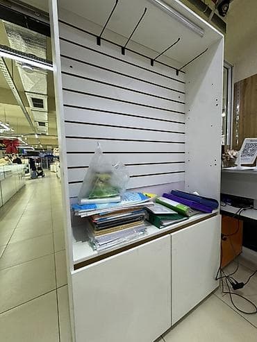 полка сатылат: Торговый стенд-витрина с перфорацией под навесные крючки - Материал — 3