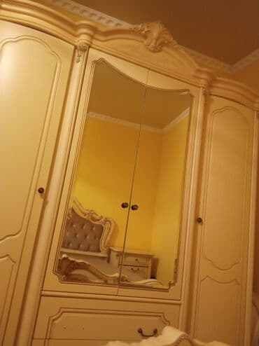 диван на ножках прямой: Срочно срочно продаю спальный гарнитур в отличном состоянии — 3