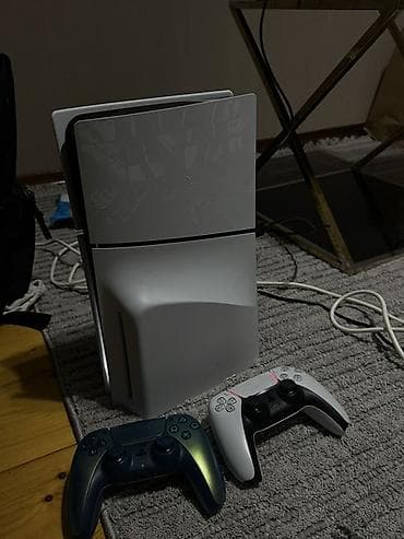 Xbox: Игрался дома,без нарекании 1трбайт памяти в комплекте только один — 1