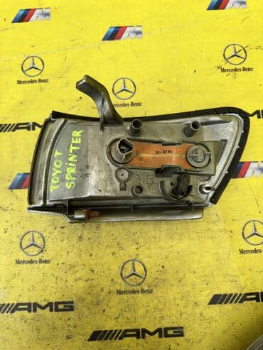 спринтер стоп: Оң поворотник Toyota Колдонулган, Оригинал, Жапония — 2