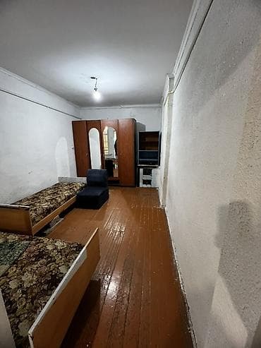 литейный завод: Сдаю дом барачного типа . Тоголок молдо 51 район за церковью, рядом — 5